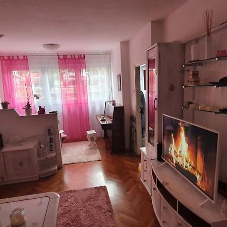 Daisy Apartment Pula Exterior photo