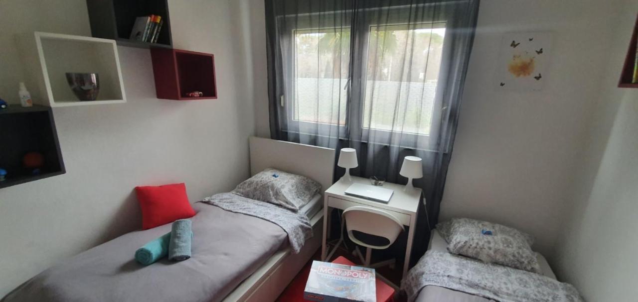 Daisy Apartment Pula Exterior photo
